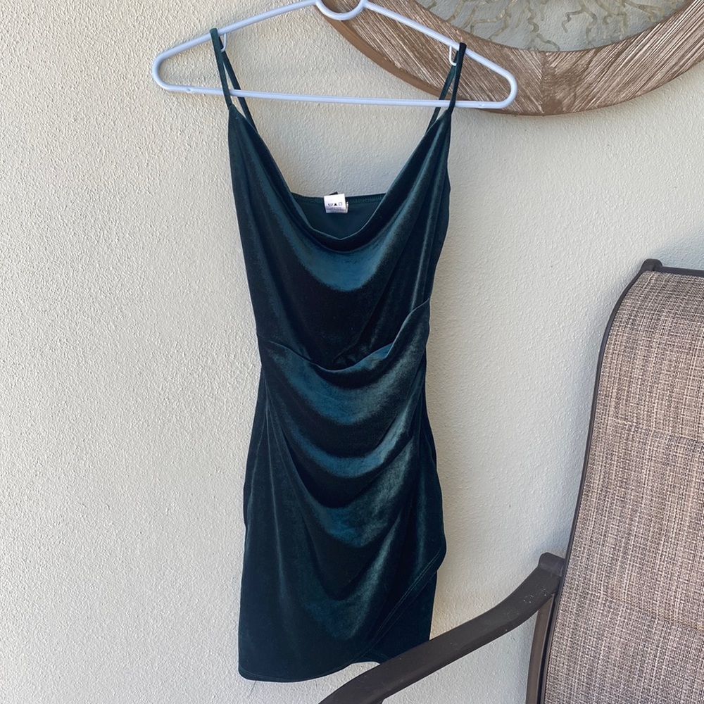 Worn once, in great condition. Velvet green Windsor dress.